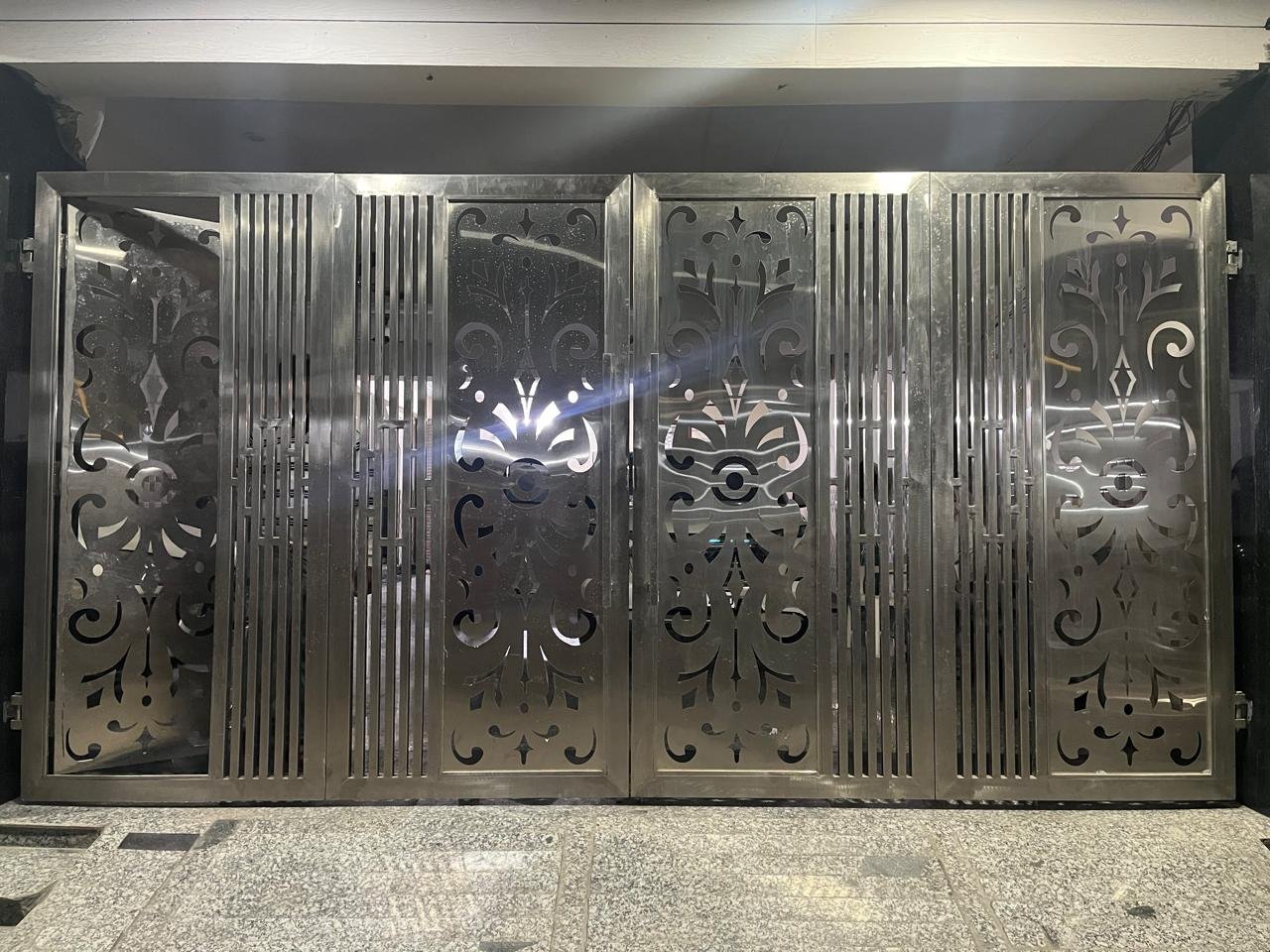 Gate