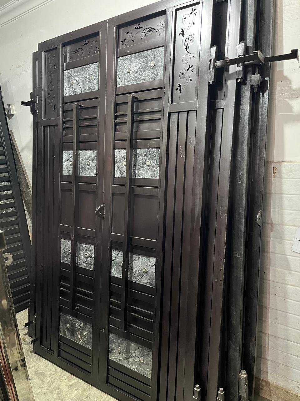 Gate